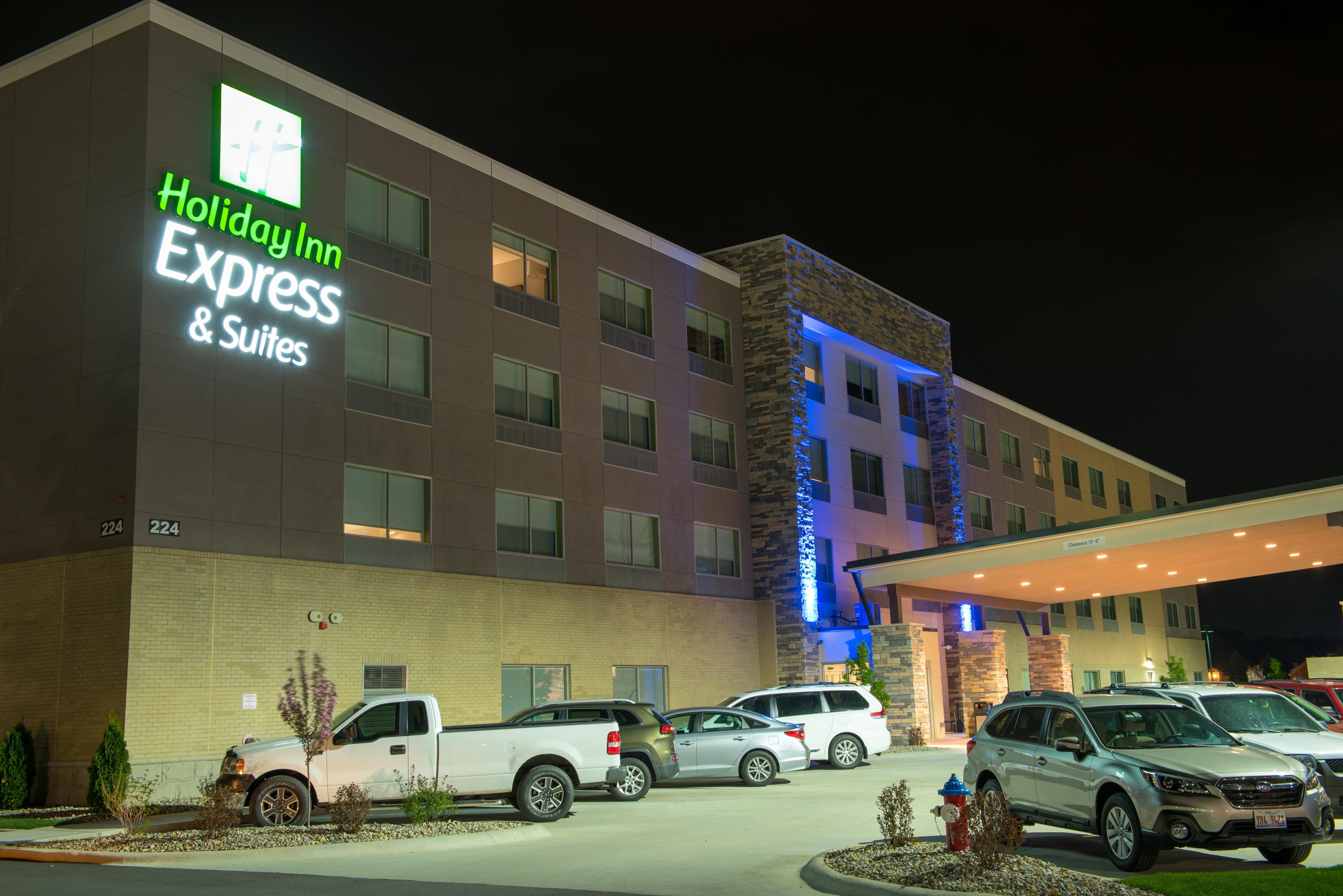 Holiday Inn Express & Suites - Orland Park Mokena, An Ihg Hotel Exterior photo